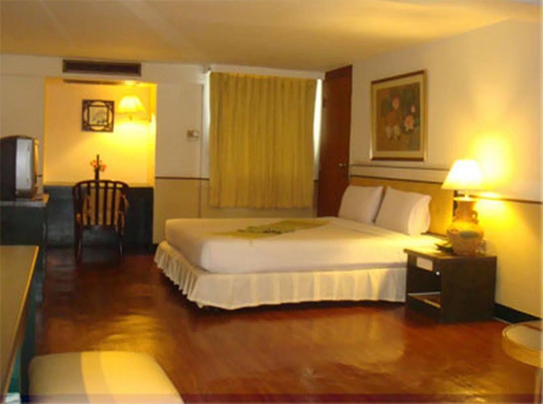 Sena Place Hotel Бангкок Экстерьер фото